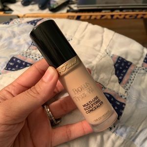 Too-faced Born This Way Concealer